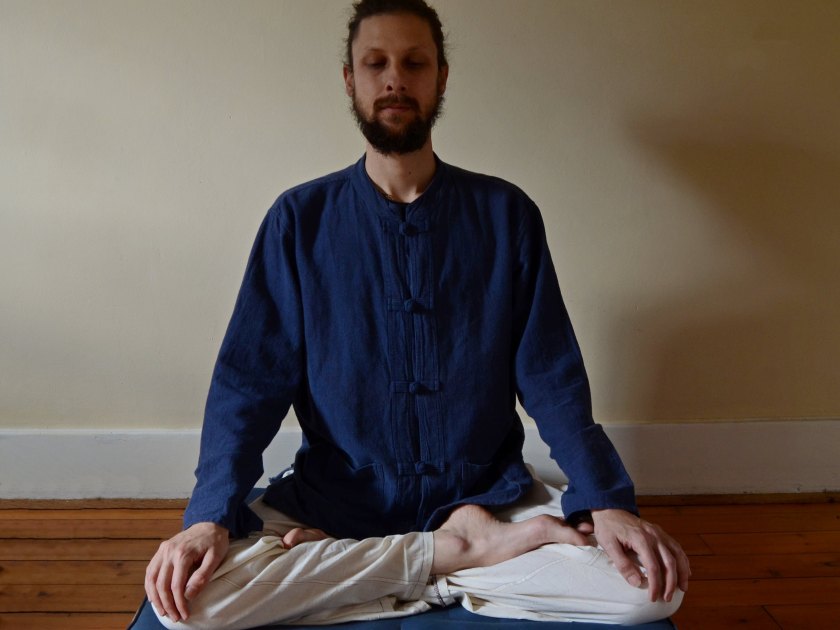 sit-during-zen-meditation-step-11-1